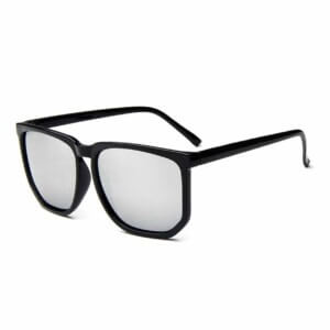 Svarta stora retro solglasögon spegelglas