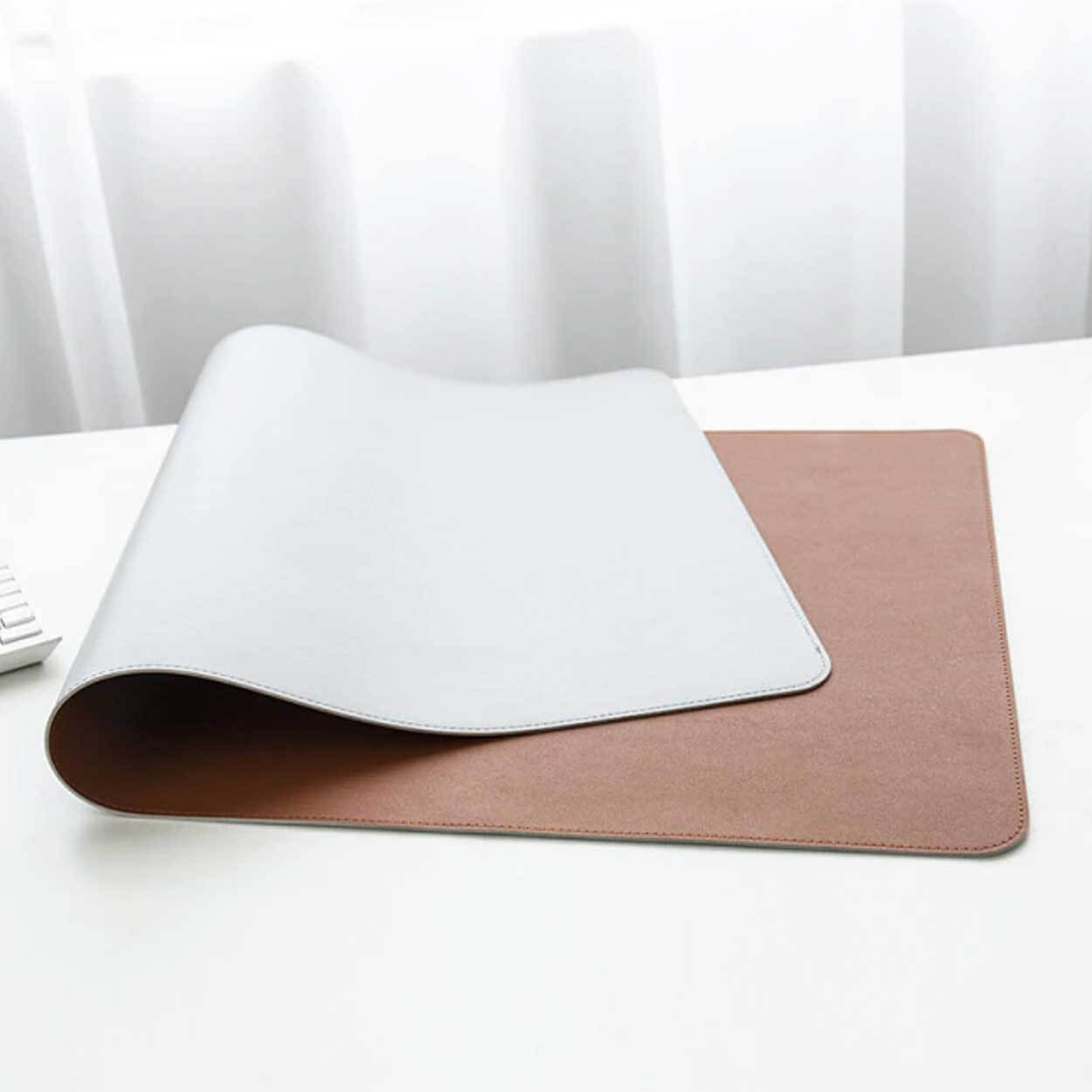 Tvåsidigt skrivbordsunderlägg brunt grått 80x40cm skinn läder