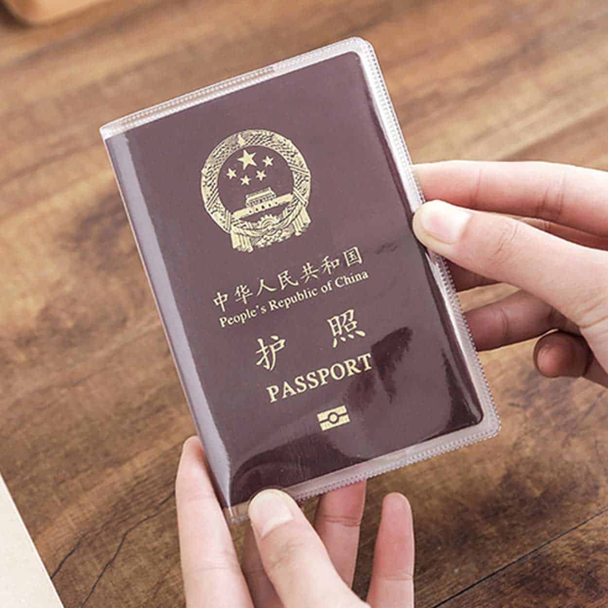 Genomskinligt passfodral passhållare