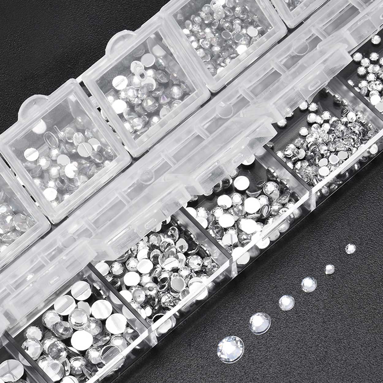 2000 rhinestone nageldekorationer kristall - olika storlekar i ask