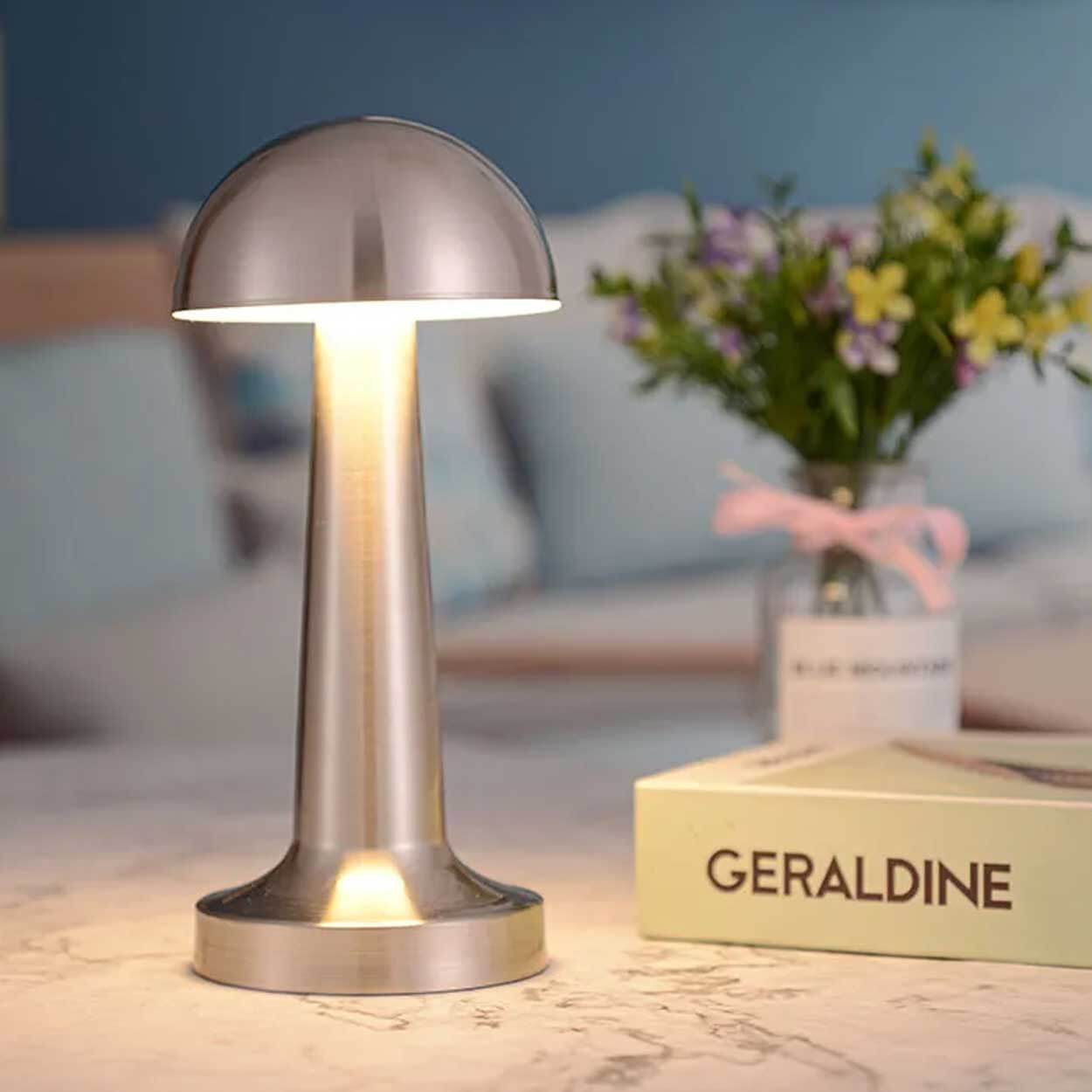 Retro uppladdningsbar bordslampa av metall dimmer silver