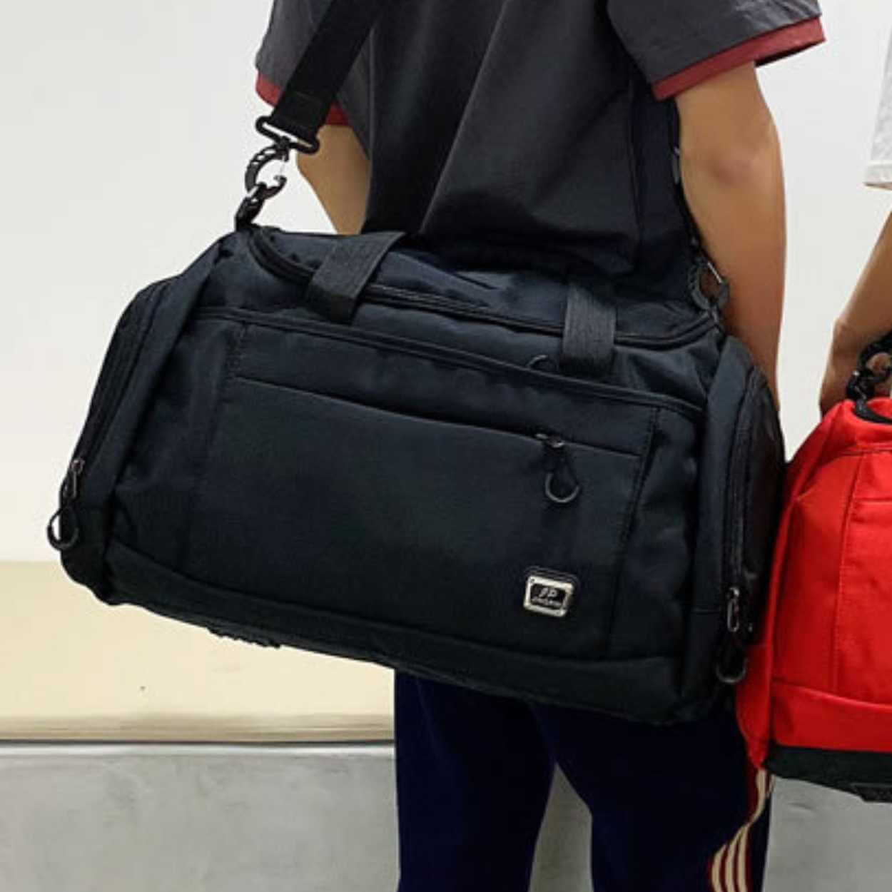 Lätt weekendbag med skofack träningsväska svart
