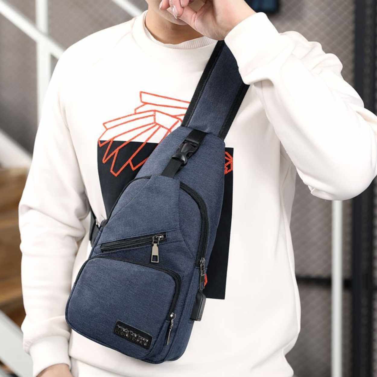Blå skulderveske herre - crossbody-veske med powerbank-uttak - bilde 2