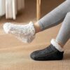 Toffelsockor - mjuka varma sockor - fodrade tofflor svart
