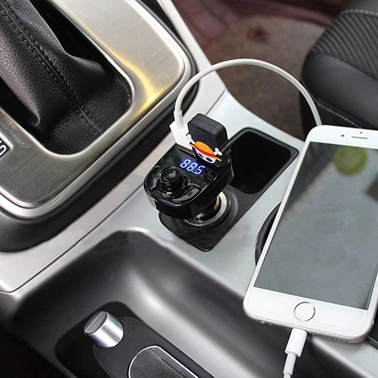 Bluetooth fm-sändare med 2x usb laddare - bild 3