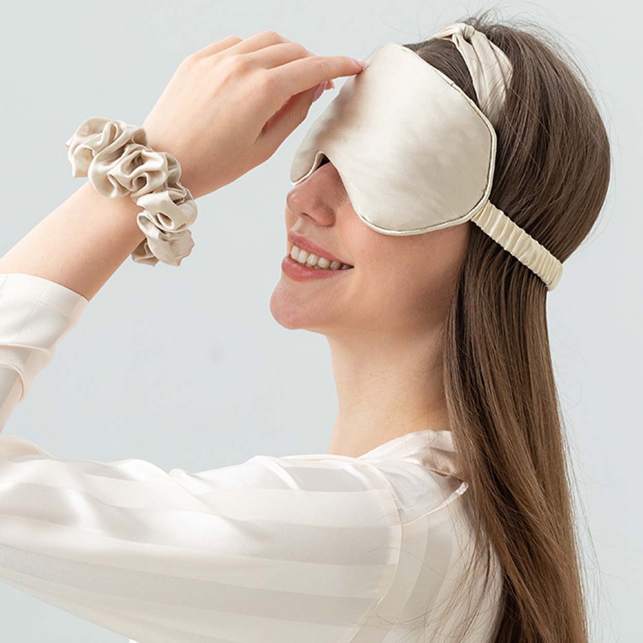 Stor lyxig sovmask i äkta mullbärssilke guld - bild 7