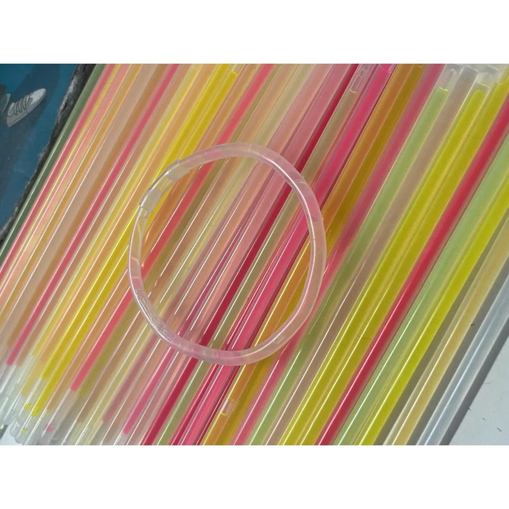 Fluorescerande glow armband 20 cm – färgglada ljusstickor för fest, event & festival (100-pack) - bild 5